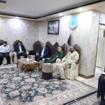 دیدار مدیرعامل شركت نفت و گاز اروندان با خانواده شهیدان فرجوانی