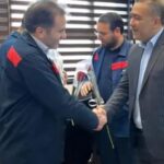 تقدیر از پرسنل واحد فروش و صادرات شرکت فولاد اکسین به مناسبت روز ملی صادرات؛ رشد ۶۱ درصدی صادرات در ششماهه نخست سال جاری و تثبیت جایگاه فولاد اکسین در میان صادرکنندگان بزرگ کشور