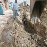 اجرای عملیات اصلاح خط ۴۰۰ میلی‌متری فاضلاب در کوی عین ۲