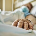 گذر خوزستان از پیک اول آنفلوآنزا با کمترین بستری/ هشدار وقوع پیک دوم در آخر بهمن