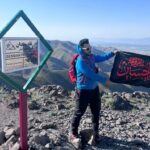 ادامه مسیر «سیمرغ ایران» به یاد شهدای وطن؛ فتح بام‌های زنجان و سمنان توسط کوهنورد اروندی