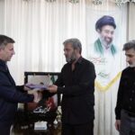 دیدار مدیر عامل نفت و گاز مارون با خانواده شهید