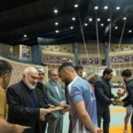 تاکید استاندار خوزستان بر حل دغدغه‌های قهرمانان کشتی فرنگی
