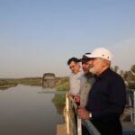 بازدید استاندار و مدیرعامل سازمان آب و برق خوزستان از حاشیه رودخانه کارون