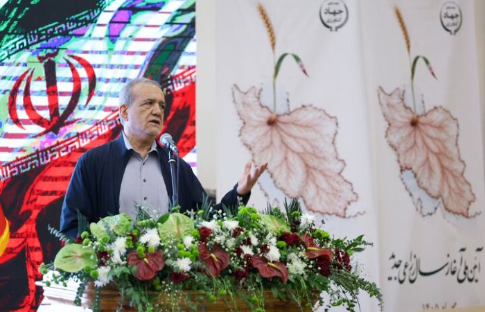 پزشکیان: اگر می‌خواهیم مقابل زورگویی دشمن سر خم نکنیم، نباید در موضع ضعف قرار بگیریم