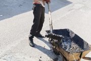 تداوم عملیات لایروبی و شست‌وشوی شبکه فاضلاب در مناطق چهارگانه اهواز