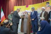 تندیس مدیر نمونه واحد تولیدی به مدیرعامل نیشکر رسید