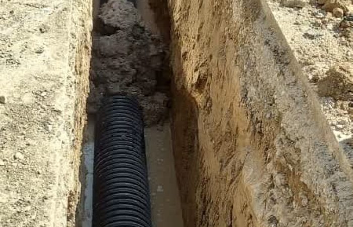اصلاح نقطه بحرانی شبکه فاضلاب در کوی ملت اهواز