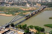 تقویت تجهیزات پمپاژ و مدیریت آب‌های سطحی در اهواز؛ هیچ‌یک از پل‌های شهر در خطر آبگرفتگی نیستند