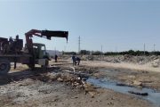 اقدام پیشگیرانه آبفا خرمشهر برای لایروبی شبکه فاضلاب در کوی پادگان دژ پیش از بارندگی ها